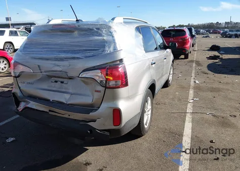 2014 Kia Sorento Lx z USA, uszkodzony, nr VIN 5XYKT3A60EG516185